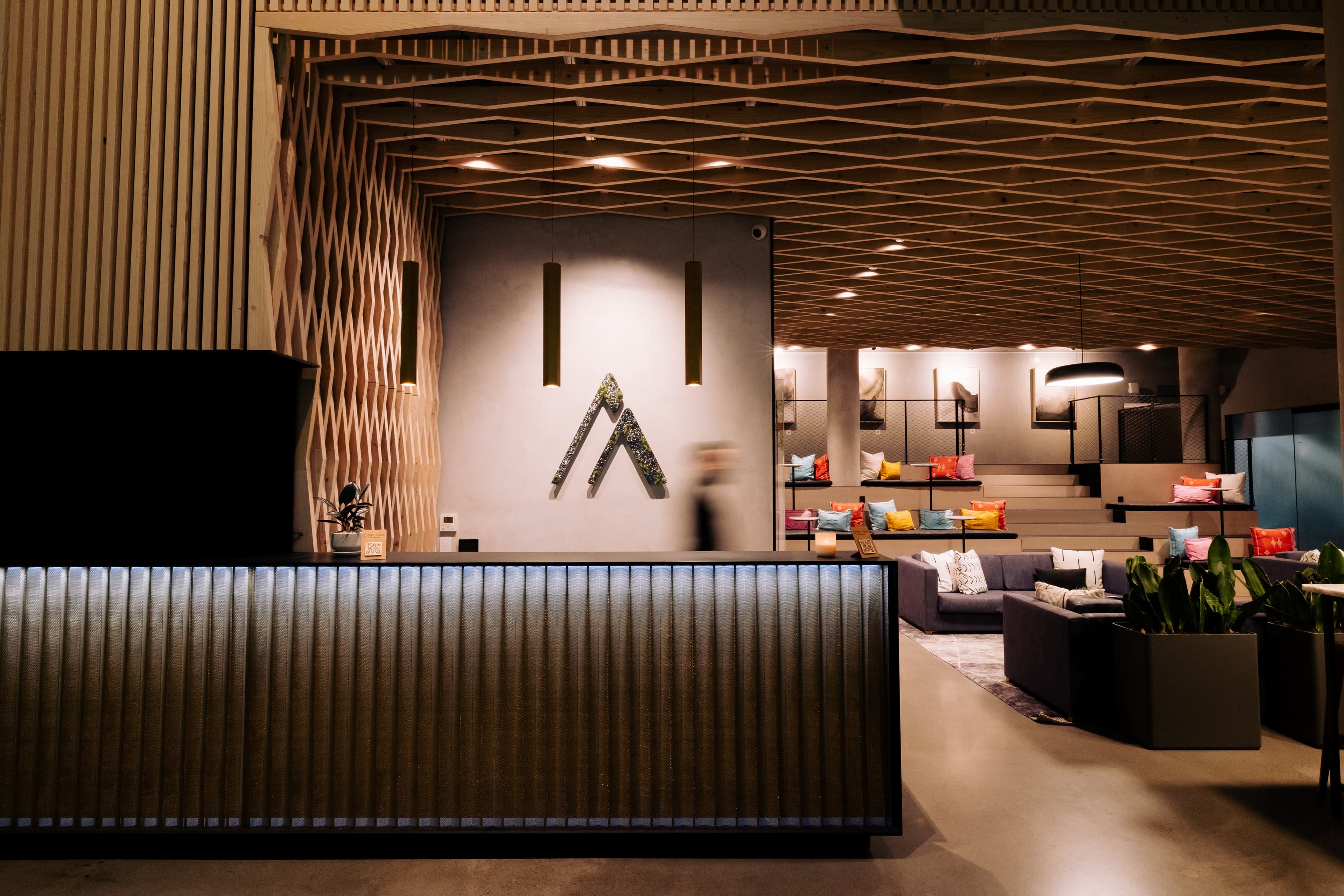CASCADA reception and lounge